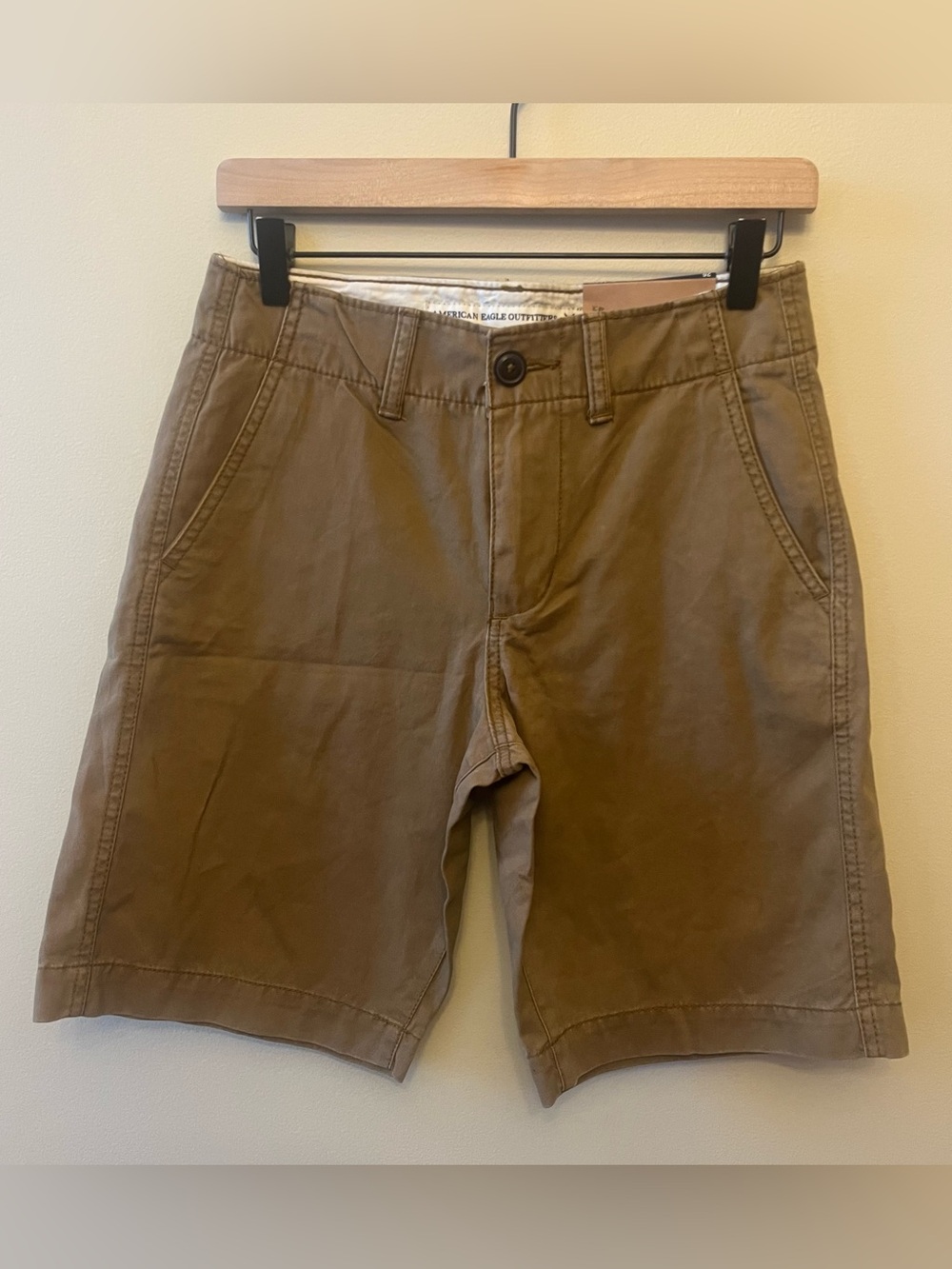 NWT American Eagle Outfitters Dark Khaki Chino Shorts Men's Size 26 Classic Fit